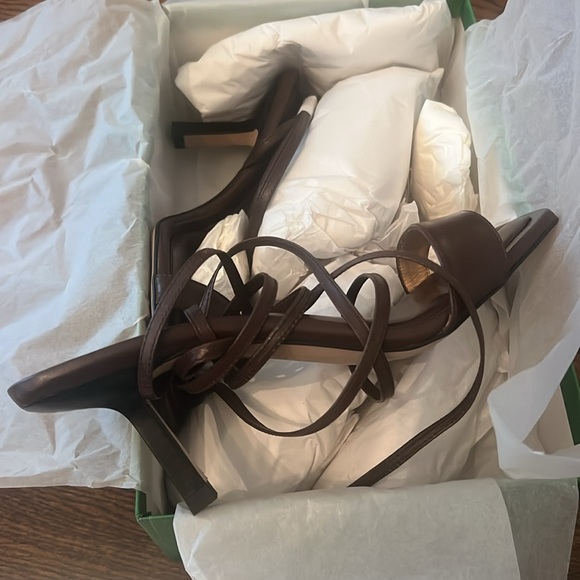 NWT great X-Mas gift!! J.Crew Leni Sandal, chocolate brown, sz 8.5. New in box! - Picture 10 of 10